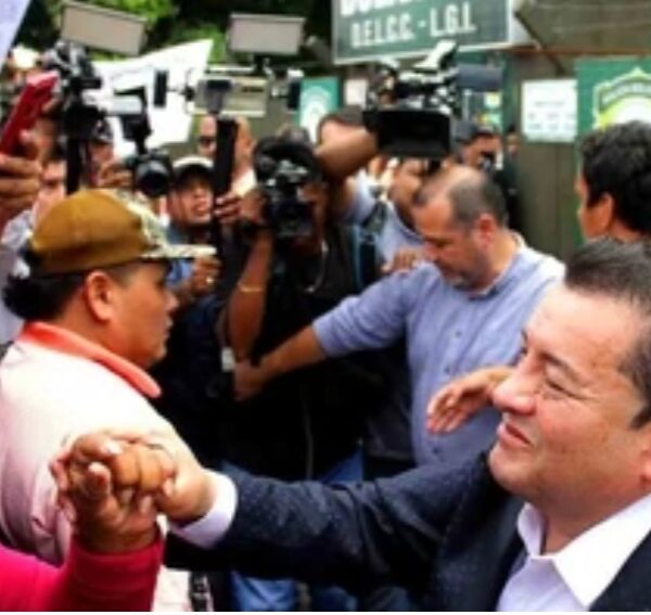 Tras recibir alta médica, Jhonny Fernández es llevado a celdas de la Felcc