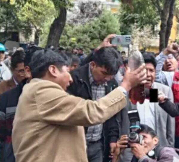 Choferes abandonan diálogo por la gasolina y anuncian posibles medidas de presión