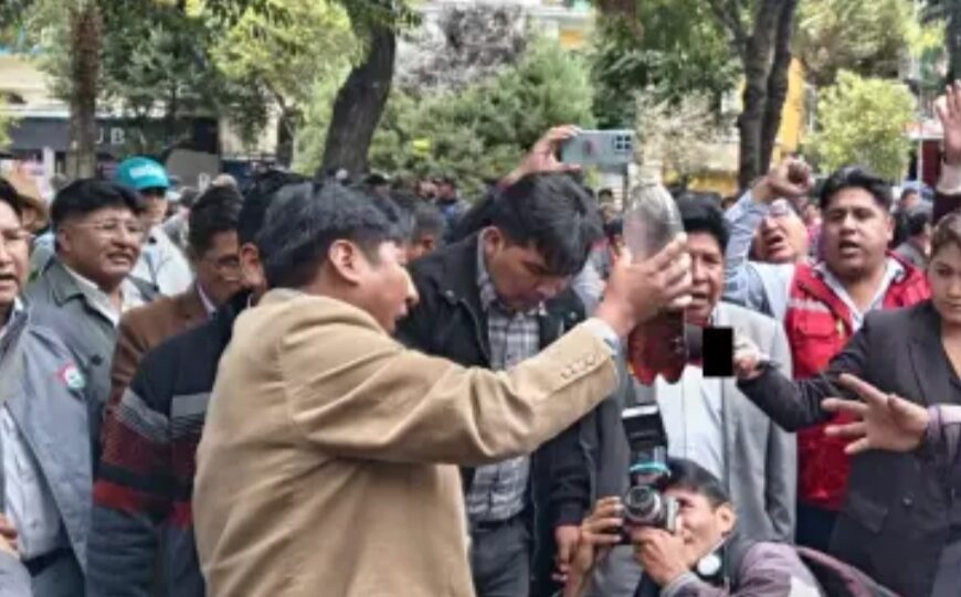 Choferes abandonan diálogo por la gasolina y anuncian posibles medidas de presión