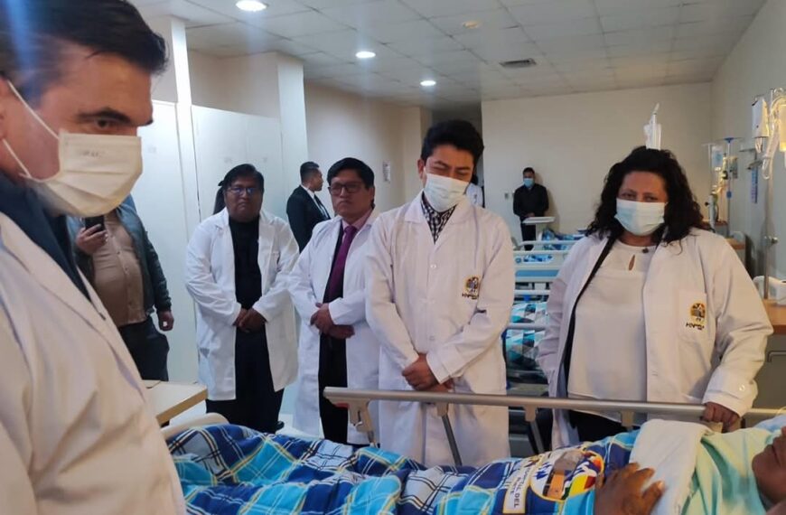 Rodrigo Paz visita a heridos del accidente del Hércules C-130…