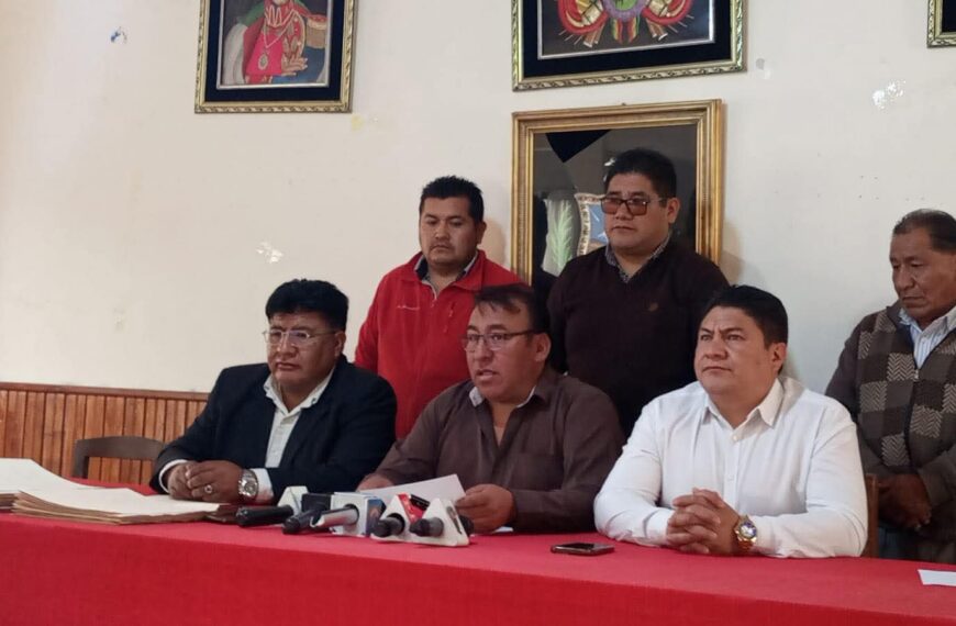 Transportistas advierten con movilizaciones por presuntos daños causados por gasolina