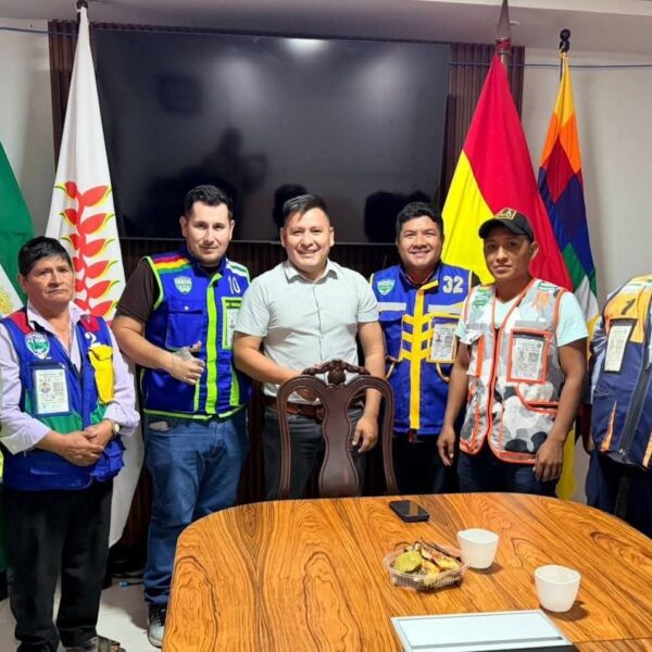 Alcalde Carlos Montaño se reúne con el nuevo directorio de mototaxistas 15 de Marzo