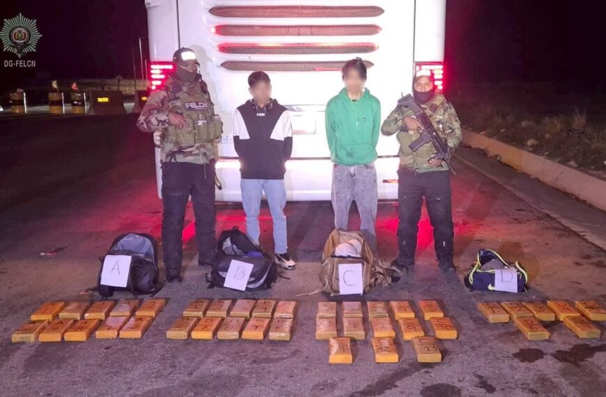 Aprehenden a dos pasajeros con clorhidrato de cocaína en la carretera Cochabamba–Oruro