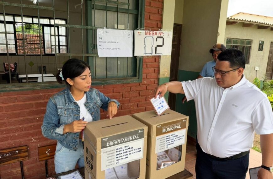 Fiscal General emite su voto y pide una jornada electoral en calma