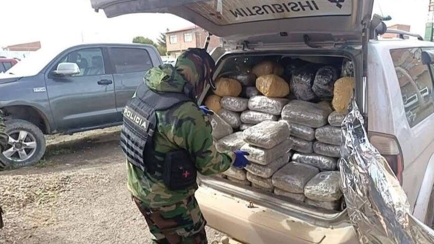 Persecución y captura: decomisan más de 300 kilos de marihuana en Oruro
