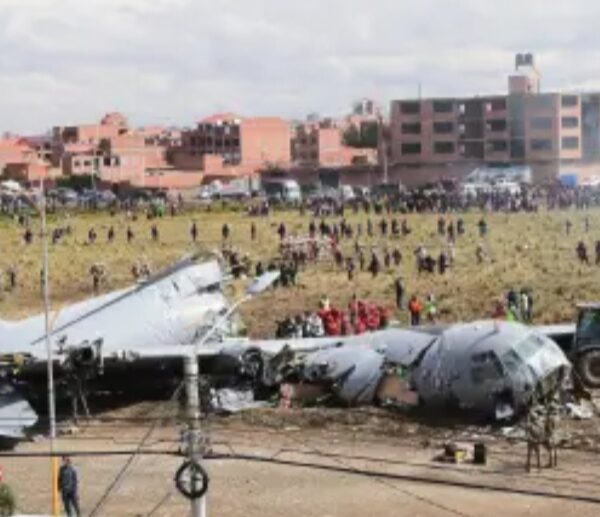 19 personas van a la cárcel por saqueo tras accidente aéreo en El Alto