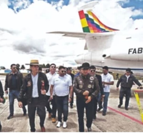Avión presidencial presenta fallas y Rodrigo Paz viaja a EE.UU. en vuelo comercial
