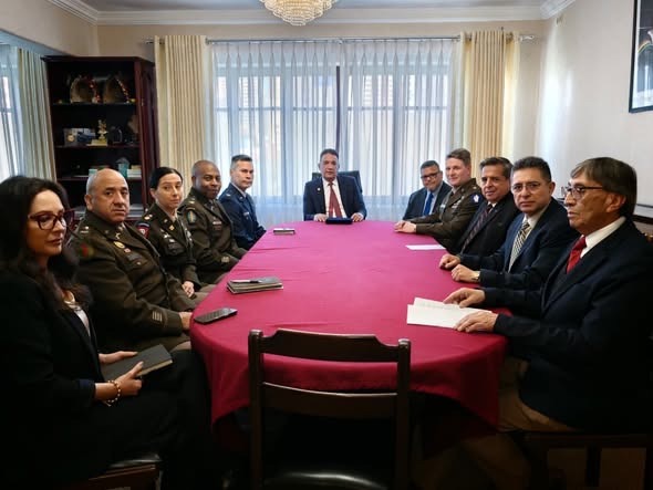 Bolivia y Estados Unidos fortalecen vínculos en defensa tras reunión de alto nivel