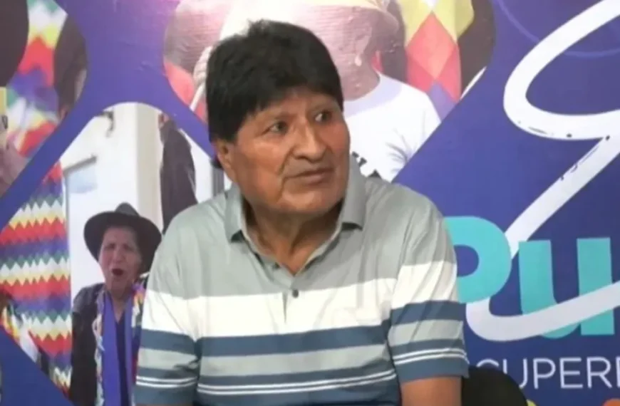 Evo Morales exige pasaporte diplomático y reactivación de su línea celular