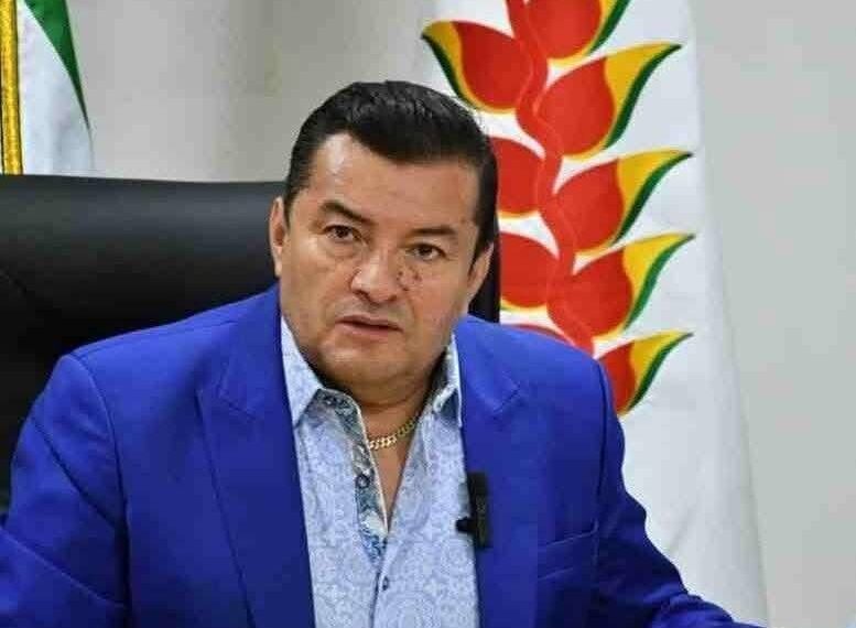 Ordenan aprehensión de Jhonny Fernández por deuda laboral