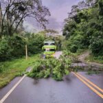 Bloqueo en Samaipata corta el paso hacia los Valles cruceños