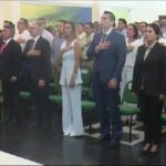 Velasco presenta su gabinete y define a siete secretarios en la Gobernación cruceña