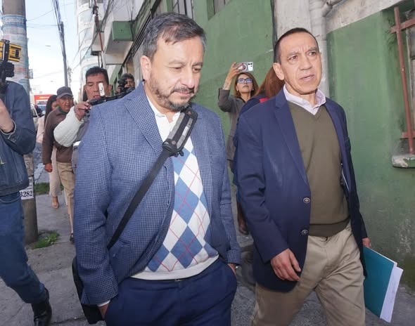 Exministro Mauricio Medinaceli declara ante la FELCC por el caso…