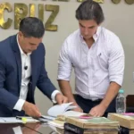 Consejo de la Magistratura entrega documentos históricos del Mutualista a la Alcaldía cruceña