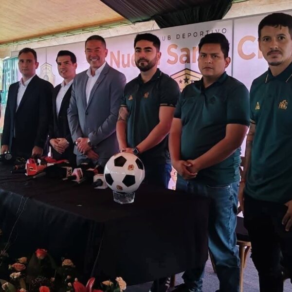 Mario Cronembold asume la presidencia del Club Nueva Santa Cruz
