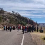 Bolivia continúa cercada: persisten más de 50 bloqueos en 7 departamentos