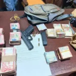 Nuevas pesquisas por el caso encomienda: Hallan Bs 1,1 millón, un arma y…