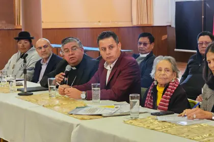 Sin la COB ni los campesinos, se instala el diálogo&hellip;