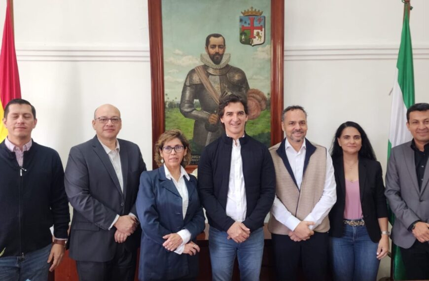 Contraloría coordina con autoridades cruceñas acciones de control y transparencia