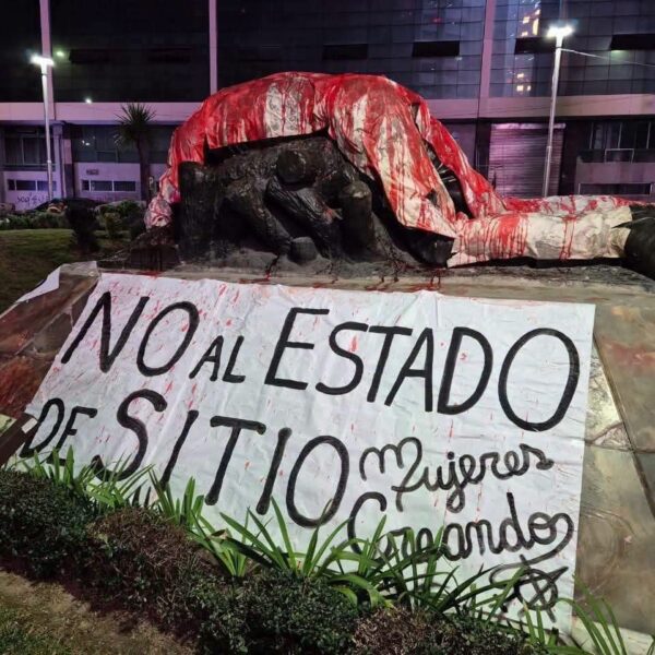 Vandalizan el monumento al Soldado Desconocido en La Paz y generan indignación ciudadana