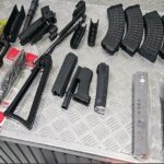 Aprehenden a una mujer tras el hallazgo de un arsenal oculto en carga…