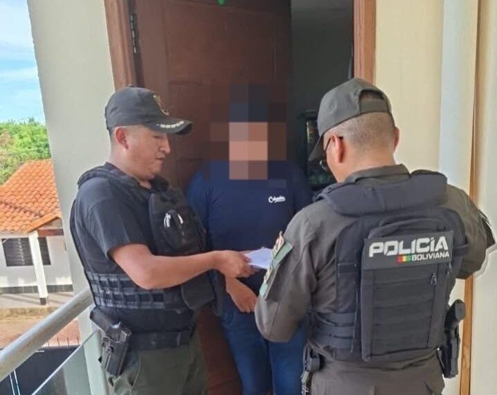 Envían a prisión preventiva a tres policías y un capitán…