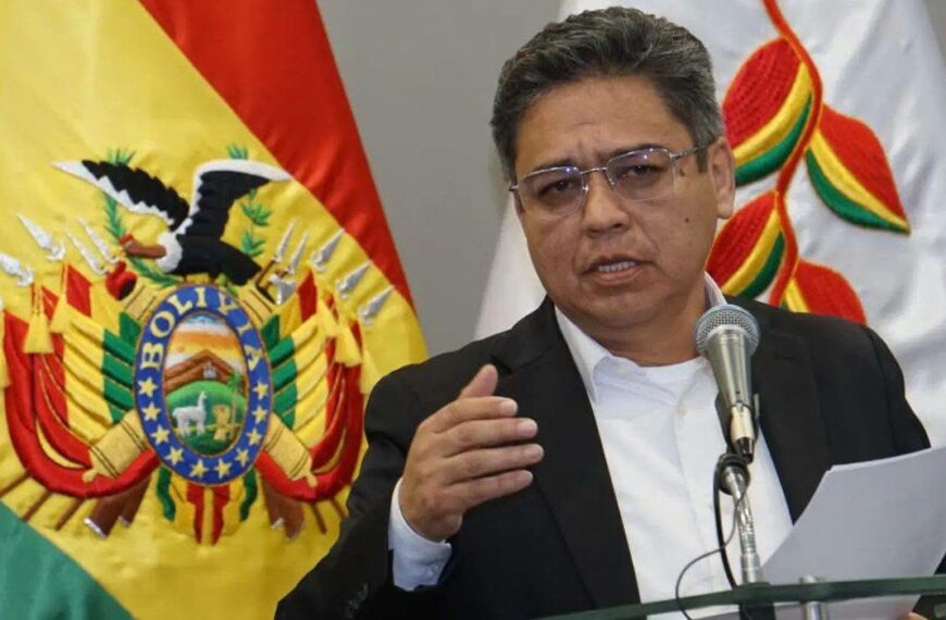 Vocero del Gobierno atribuye el alza del dólar a la dinámica del mercado y llama a no generar incertidumbre