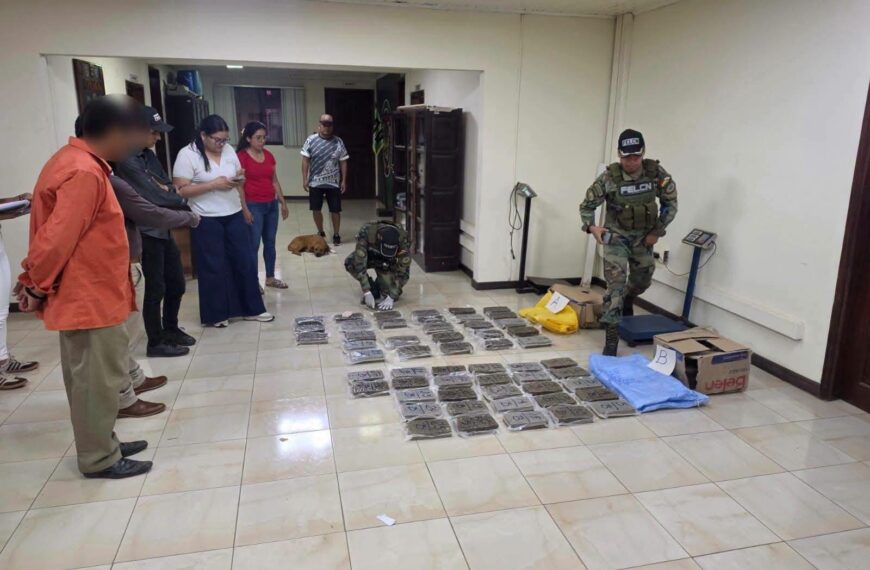 FELCN secuestra 55 paquetes de marihuana durante operativo en la…