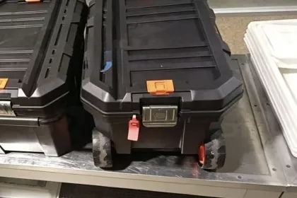 Interceptan más de 100 kilos de oro en Viru Viru; investigan presuntas irregularidades en su traslado