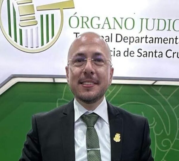 Juez Evert Zeballos cumplirá medidas sustitutivas mientras es investigado por el caso “Narcomaletas”