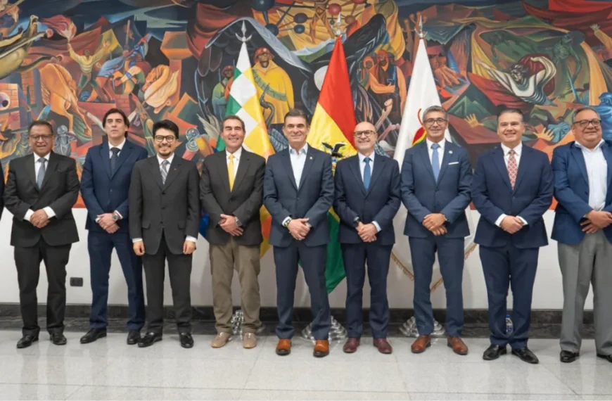 Rodrigo Paz reduce el gabinete a 12 ministerios y elimina…