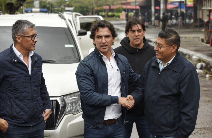 Alcaldía busca alternativas para comerciantes de Barrio Lindo y anuncia fondo para fortalecer a bomberos