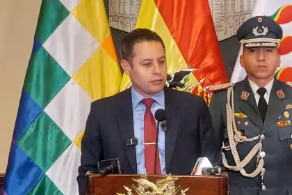 Lara denuncia presuntas maniobras en el Ejecutivo para evitar traslado de Cerimedo a Chonchocoro
