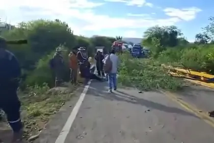 Campesinos instalan bloqueo indefinido en los Valles cruceños por el SIScarguío