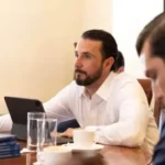 Velasco califica el Estado de excepción como un “saludo a la bandera”