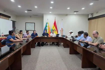 Transportistas descartan paro tras reunión con el Gobierno por el precio del diésel
