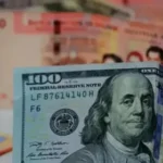 Dólar oficial baja a Bs 12,05 para el fin de semana y el&hellip;