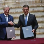 Bolivia y Chile firman cinco acuerdos para fortalecer la cooperación bilateral