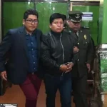 JUAN CARLOS HUARACHI ES TRASLADADO A LA PAZ TRAS REVOCARSE SU DETENCIÓN DOMICILIARIA