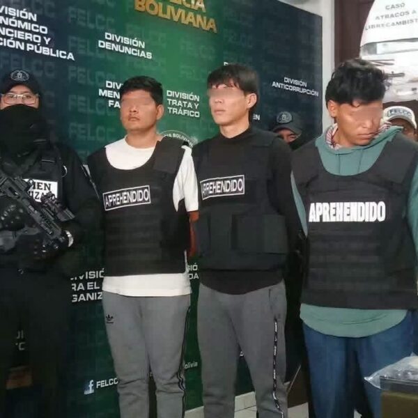 FELCC DESARTICULA BANDA CRIMINAL DEDICADA A ATRACAR LIBRECAMBISTAS EN SANTA CRUZ: TRES ADULTOS Y UN MENOR IMPLICADOS
