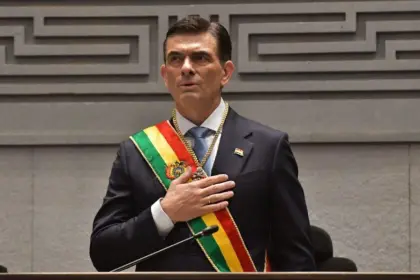 LARA EVALÚA POSTERGAR SESIÓN LEGISLATIVA PARA QUE RODRIGO PAZ RINDA INFORME SOBRE SU GESTIÓN Y LA CRISIS ENERGÉTICA