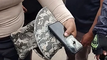 Celular salva de un disparo mortal a librecambista durante atraco en el Plan Tres Mil