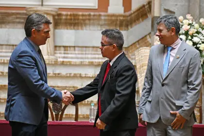 Ávila afirma que Rodrigo Paz sugirió el nombre de Urioste para fiscal general interino