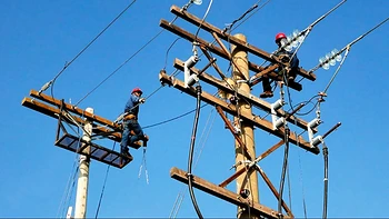 Especialista prevé ajustes más graduales en las tarifas eléctricas