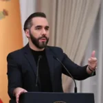 Bukele anuncia un plan que podría beneficiar al 50% de los presos en…
